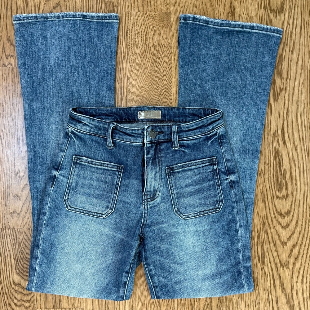 Kut from the Kloth Medium Blue Straight Leg Jeans